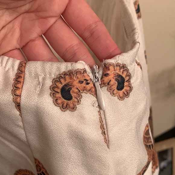 White lace cross tie romper - Picture 6 of 7